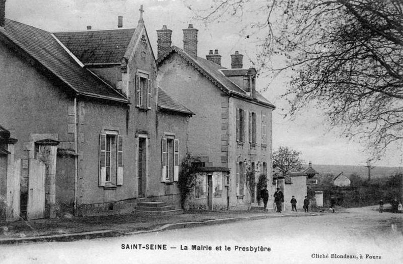 Saint Seine_Mairie et presbytère.jpg