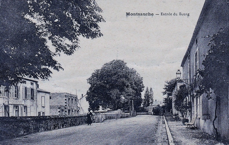 Montsauche_Entrée du bourg.jpg