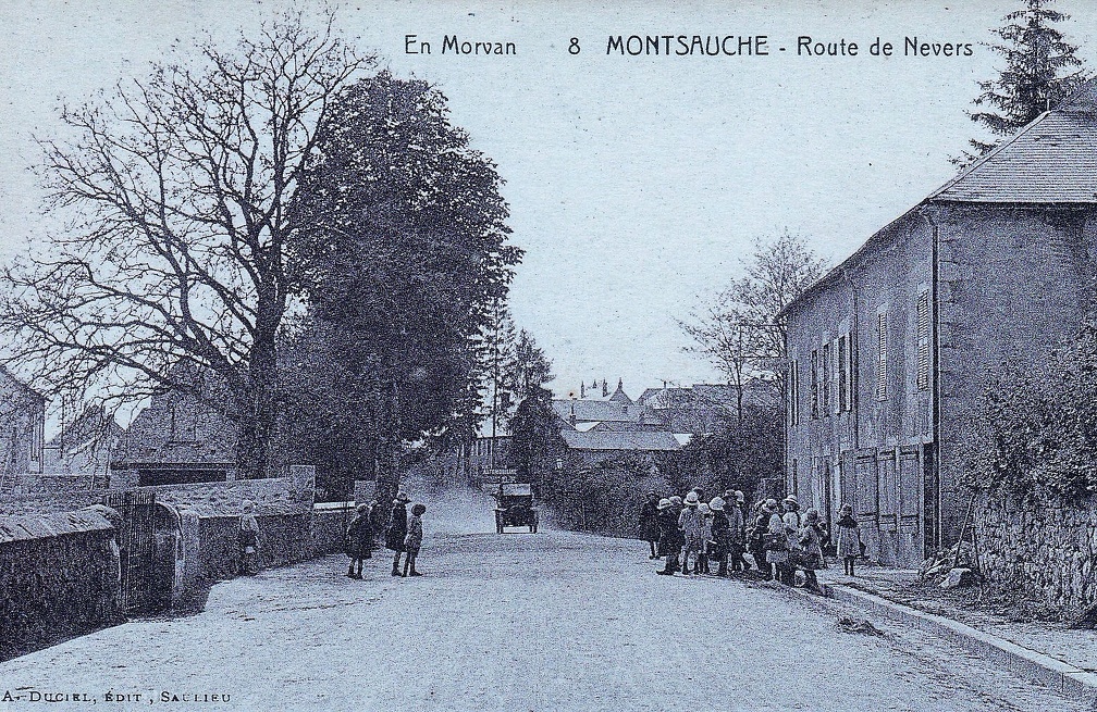 Montsauche Route de Nevers