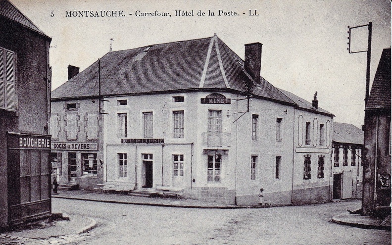 Montsauche Carrefour et hôtel de la poste