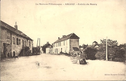Arleuf-Entree-du-Bourg