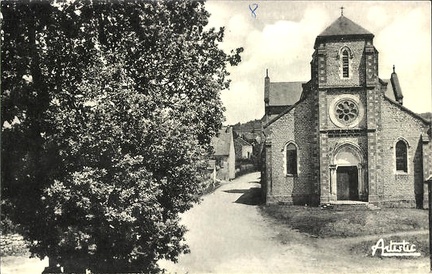 Arleuf-Place-de-l-Eglise