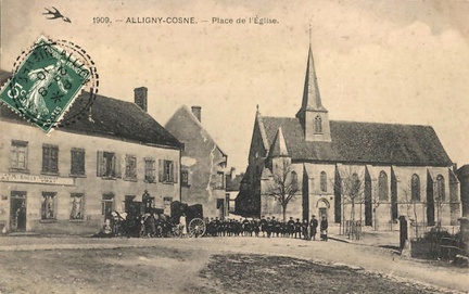 Alligny Cosne place de l'église