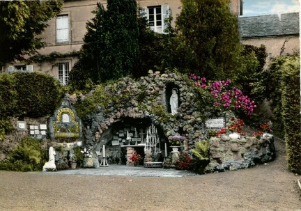 Beaumont Sardolles Grotte Notre-Dame de Lourdes1