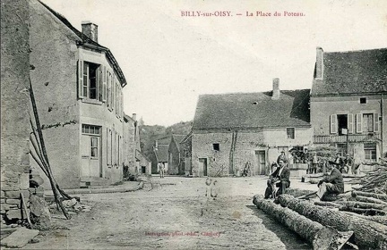 Billy sur Oisy Place du poteau
