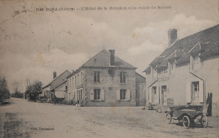 Bona Hôtel de la Réunion et route de Nevers