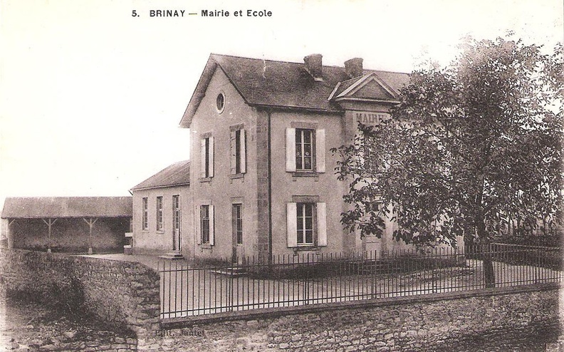 Brinay_Mairie et école.jpg