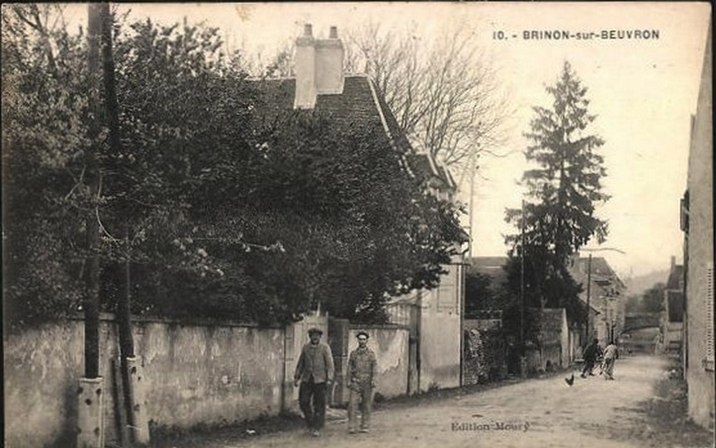 Brinon sur Beuvron_Coin du village.jpg