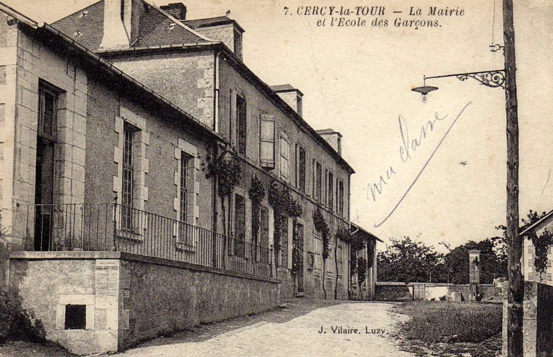 Cercy la Tour_Mairie et école des garçons.jpg