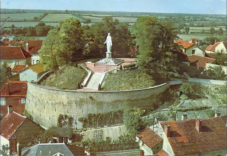 Cercy la Tour Monument diocésain commémoratif du centenaire Notre-Dame du Nivernais2