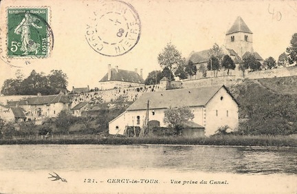 Cercy la Tour Vue prise du canal