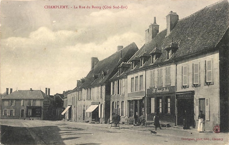 Champlemy_Rue du bourg côté sud-est.jpg