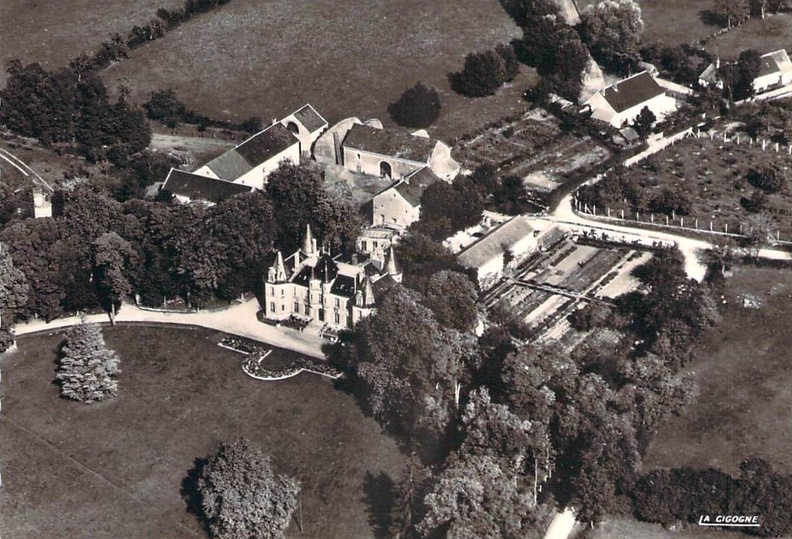 Chaulgnes_Château du Tremblay vue aérienne.jpg
