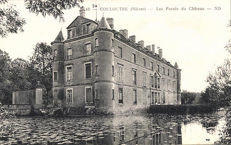 Couloutre_Château fossés.jpg