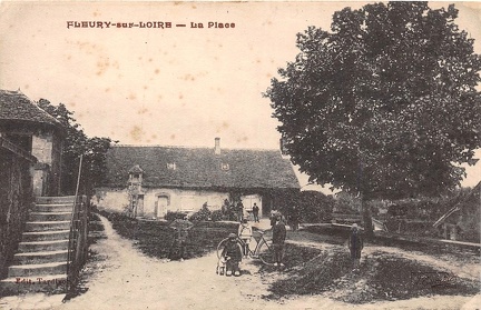 Fleury sur Loire Place