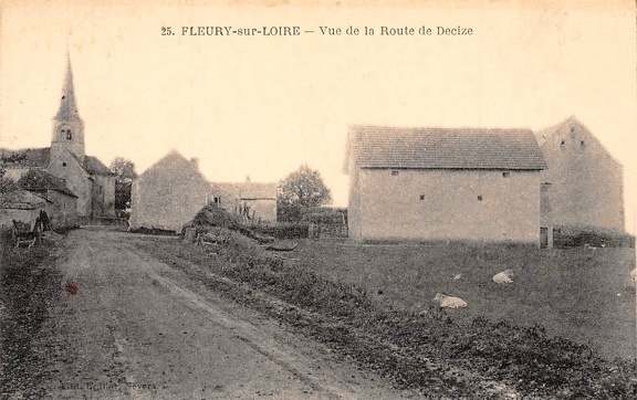 Fleury sur Loire Vue de la route de Decize