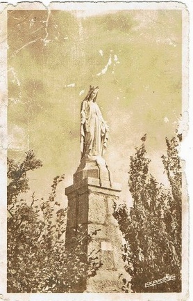 Asnan Statue Notre-Dame