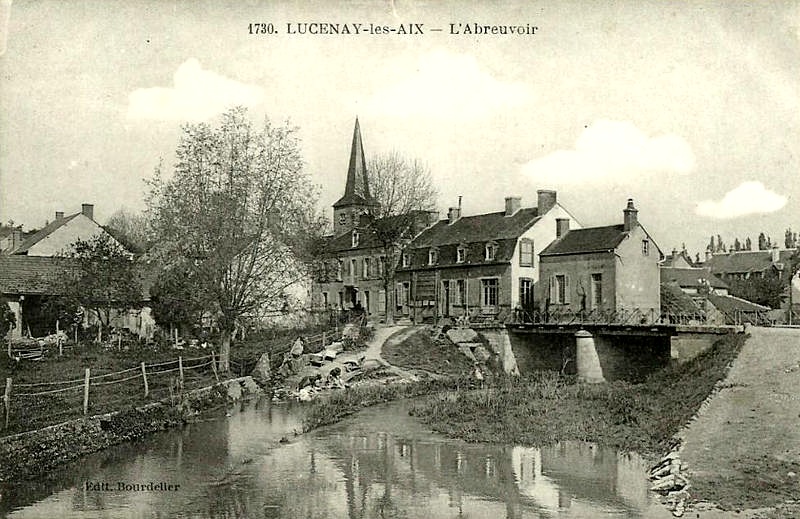 Lucenay les Aix abreuvoir sur l'Ozon