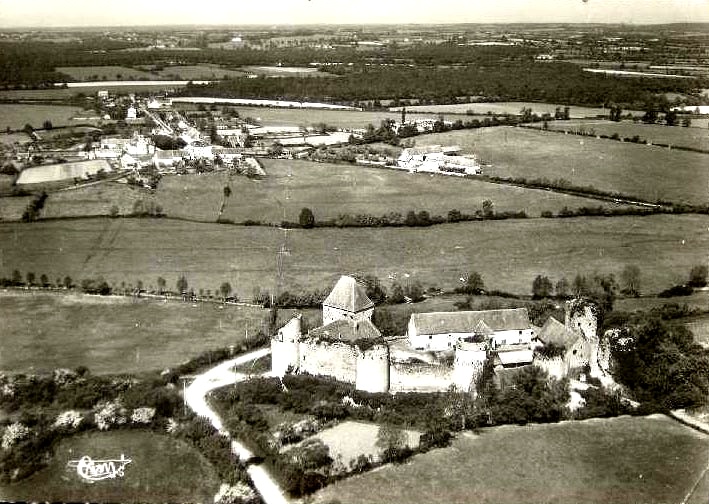 Luthenay Uxeloup chateau de Rosemont