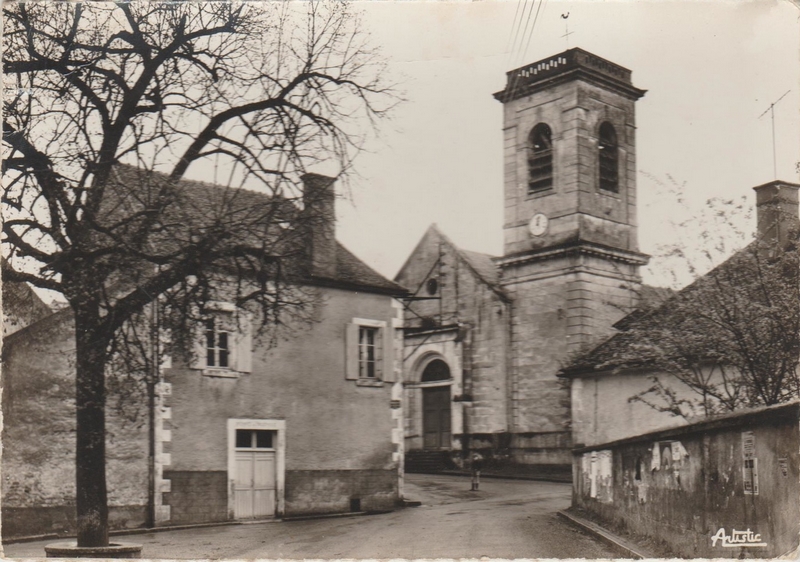 Pousseaux Place de l'église