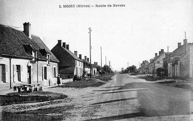 Saint Parize le Chatel Moiry -Route de Nevers