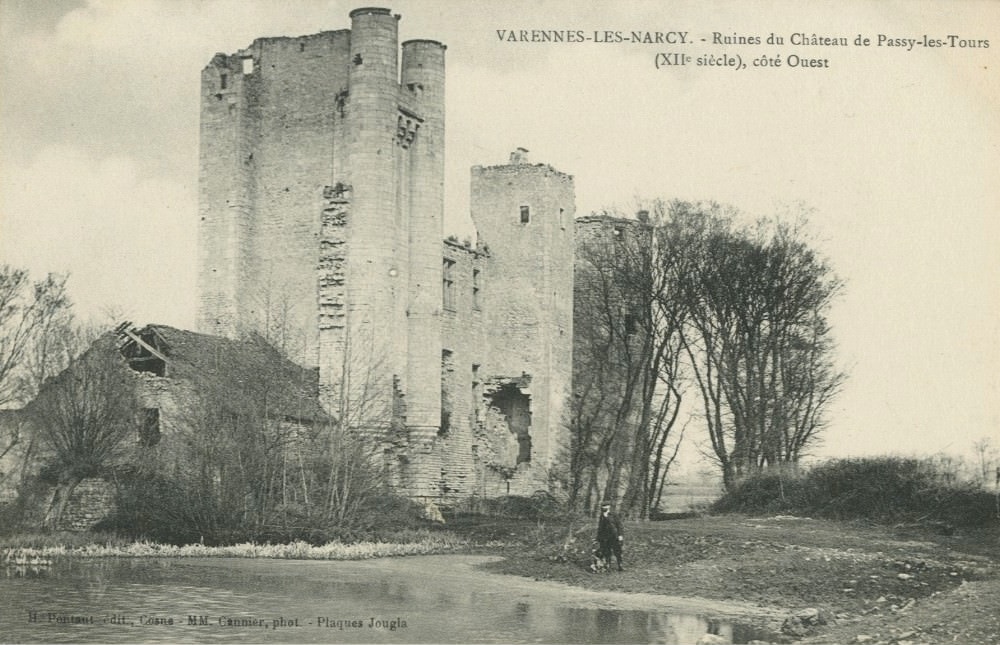 Varennes les Narcy ruines du chateau de Passy 2