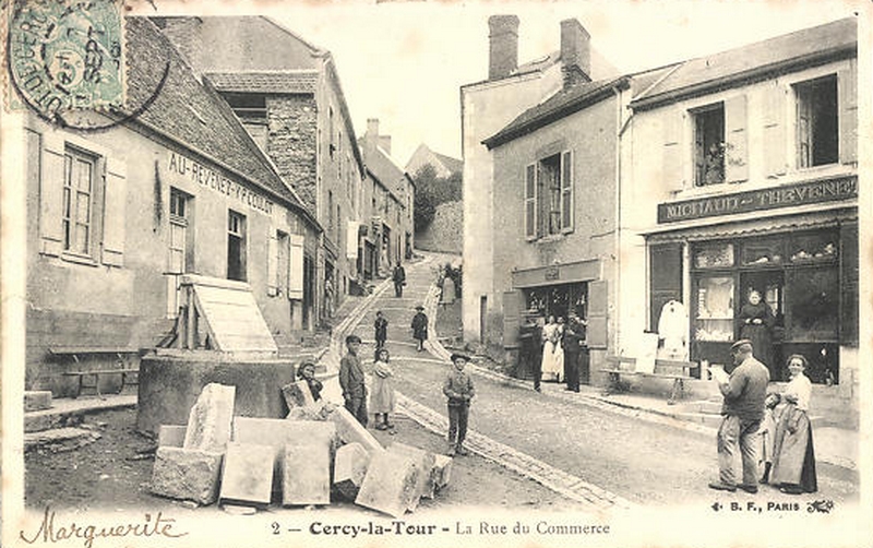 Cercy la Tour Rue du commerce