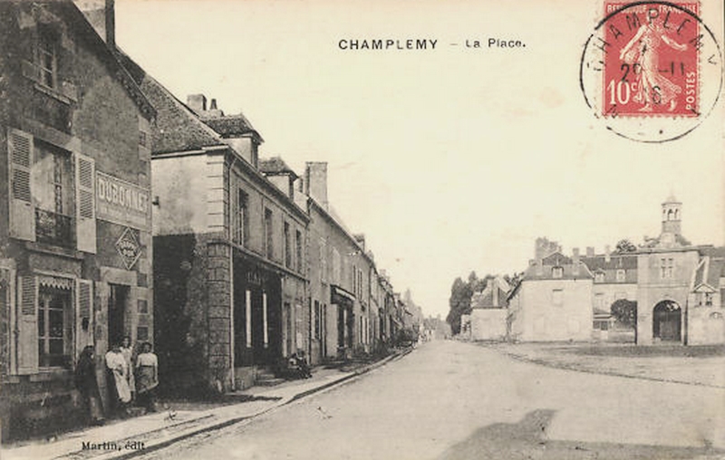 Champlemy Place1